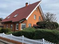 Individuelles Einfamilienhaus mit Doppelgarage nahe Stendal - Stendal (Hansestadt)