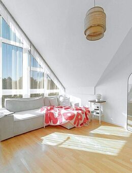 Lichtdurchflutete 3 - Zimmer Galeriewohnung mit Balkon in Wiesbaden - Sonnenberg - Wiesbaden