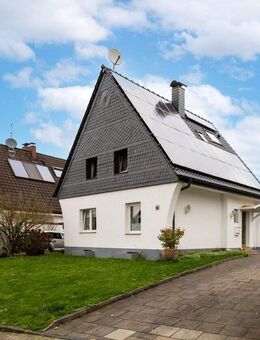 Langenfeld-Immigrath: Freistehendes Wohnhaus mit Potenzial auf 830 m² Grundstück in TOP Wohnlage - Langenfeld (Rheinland)