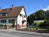 Ein- bis Zweifamilienhaus in Breisach mit Garten und Garage - Breisach (Rhein)