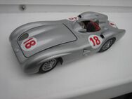Fränklin Mint--Mercedes Benz F1 W 196 1:24 - Meckenheim