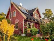 Norwegisches Märchenhaus mit Kamin, 2 Tageslichtbädern, Carport, Terrasse uvm. | Fast an der Trave - Lübeck