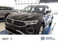 VW T-Roc, 1.0 TSI LIFE DIGITAL 16ZOLL, Jahr 2023 - Mühlheim (Main)