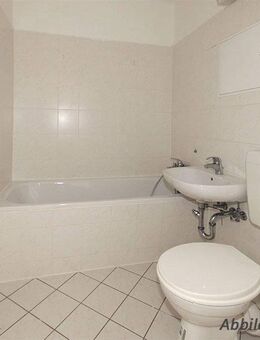 Sofort bezugsfertige Vier-Raum-Wohnung - Halle (Saale)