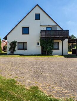 ***Ehemaliges Bauernhaus mit drei Wohneinheiten, großem Garten und Nebengebäude in Stuhr-Moordeich - Stuhr