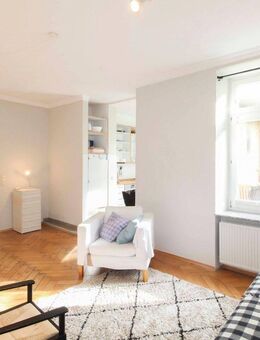 Großzügige 2-Zi.-EG-Whg. im Altbaucharme mit Balkon in der Georgenstraße! - München