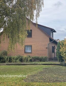 Moderne 4 Zimmer Dachgeschoss Whg. - EBK, Balkon,Abstellraum und KFZ-Stellplatz zu vermieten - Langenhagen