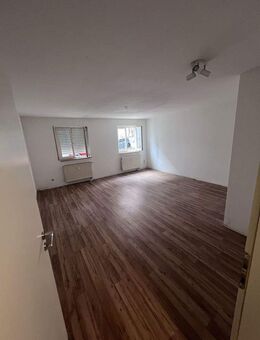 Charmante 2 Zimmerwohnung im Zentrum von Hechingen - Hechingen