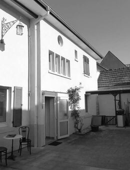 Sonniges Zweifamilienhaus mit Hof und Nebengebäude direkt am Bahnhof in Erbach! - Eltville (Rhein)