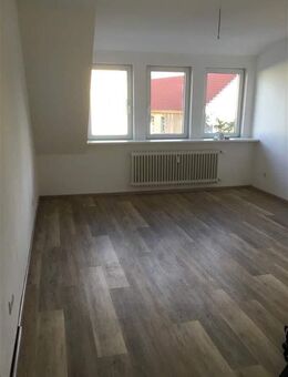 Kernsanierte helle 3-Zimmer-Wohnung mit großzügigem Wohn-/Essbereich und schönem großen Balkon - Zapfendorf