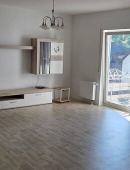 Haiger-Fellerdilln: Neu renovierte 3 ZKB Wohnung mit Balkon und Pkw-Stellplatz - Haiger