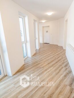 Lichtdurchflutete 3-Zimmer-Wohnung mit Balkon in Top Lage von Schöneck - Schöneck