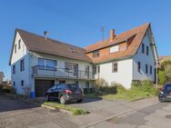Zwei Häuser auf großem Grundstück - Straubenhardt