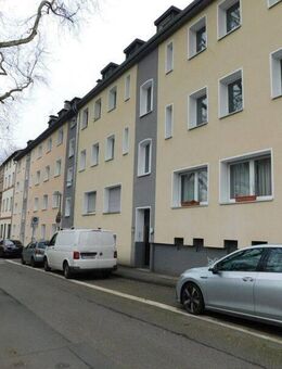 Geräumige, renovierte 2-Zi.-Whg. mit großem Balkon in sehr zentraler Lage - Essen