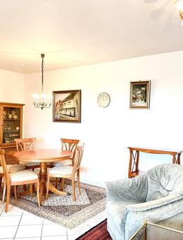 Hermann Immobilien: Lichtdurchflutete 3-Zimmer-Wohnung mit beeindruckender Skyline-Aussicht - Bruchköbel