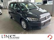 VW Touran, 2.0 TDI Comfortline IQ DRIVE, Jahr 2023 - Laudenbach (Bayern)