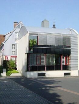 Attraktives Wohn-/Bürohaus im Herzen von Schwalbach - Schwalbach (Taunus)