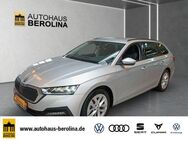 Skoda Octavia, 1.0 TSI Combi Ambition R, Jahr 2021 - Berlin