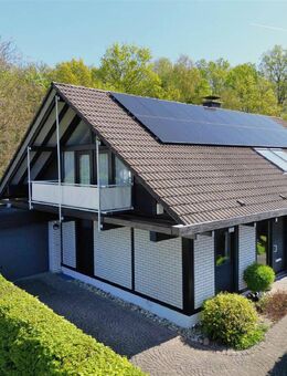 / Stil & Raum: Außergewöhnliches Architektenhaus mit Gartenoase! - Arnsberg