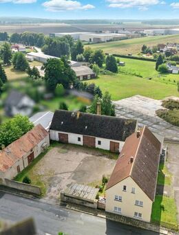 Ehemaliger Drei-Seiten-Hof mit MFH und großen Garagen in Falkenhain - Lossatal