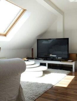 +++ SINGLES-DACHGESCHOSSWOHNUNG +++ NÄHE ALTE BURG +++ frei ab Sofort +++ - Dreieich