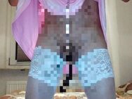 Devote DWT Sissy sucht strengen Herr(en) ab 50 Jahren... - Offenburg