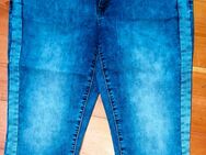 W31 ( Gr. M / L 40 / 42 ) Soccx Caprihose Top Zustand blau - Berlin