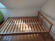 Minimalistisches Bett aus Holz - Blaubeuren