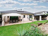 +++ Energieeffizienz A: Modernes, massiv gebautes Zweifamilienhaus mit tollem Garten +++ - Eisingen (Baden-Württemberg)