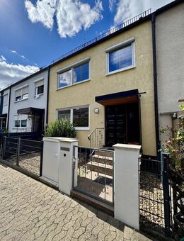 Provisionsfrei: Großzügiges, modernisiertes Reihenmittelhaus zentral in Nürnberg inkl. Garage - Nürnberg