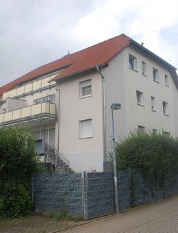 Gut vermietete 3 Zimmer ETW im Souterrain inkl.Terrasse und eigen. Gartenanteil, plus Garage - Kissenbrück