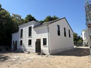 DHH in Neudorf-Süd, KfW 40+ , Wärmepumpe, Fußbodenheizung, Innenausbau hat begonnen - Duisburg