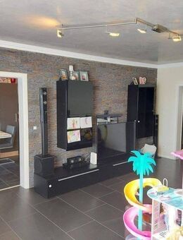 Mitten im Paderborn- Stadtheide: schöne, renovierte 3 Zimmerwohnung mit Außengarage und 2 Kellerräumen! - Paderborn