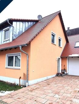 Top gepflegtes neuwertiges 1-2-Familienhaus mit 3 Garagen und Nebengebäude - Offenhausen