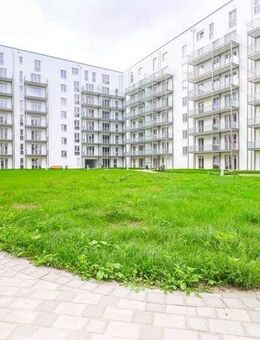 Lichtdurchflutete Wohnträume mit Loggia, moderner Einbauküche & Tiefgaragen-Stellplatz - Frankfurt (Main)
