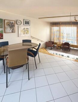 Großzügige 3,5-Zimmer-Wohnung mit Charakter - Wohnen mal anders! - Böblingen