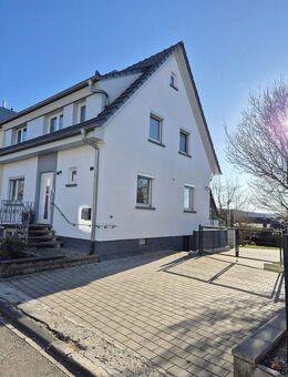 Charmante Doppelhaushälfte Haus mit traumhaft ruhigem Garten !!! - Bretten