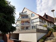 Großzügige 2,5-Zimmer-Dachgeschosswohnung mit Balkon, optionaler Einbauküche und Tiefgarage in Hagen-Kuhlerkamp zu vermieten - Hagen (Stadt der FernUniversität)