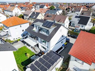 Saniertes Mehrfamilienhaus mit 3 Wohneinheiten in zentraler Lage