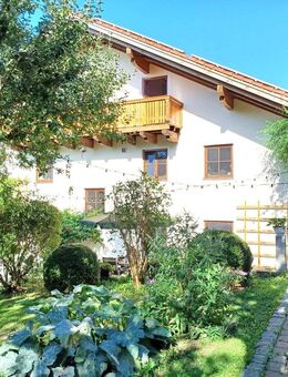 Haushälfte in Weilerlage mit Einlieger-Wohnung/Büro und erwerblichem Freizeitgrund - Obing