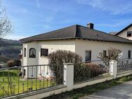 Idyllisches Zweifamilienhaus auf großem Grundstück in ruhiger Lage von Grävenwiesbach - Grävenwiesbach