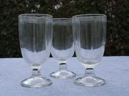3 antike Gläser mit Fuß aus Pressglas / Trinkglas / Rar / Grogglas / Trinkbecher - Zeuthen