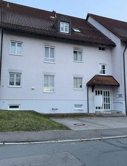 Dachgeschosswohnung mit Balkon zu vermieten! - Vohenstrauß