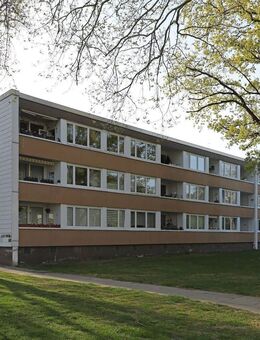 Erdgeschosswohnung mit Loggia // EG links - Wolfsburg