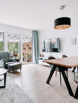 Modernes Familienglück Reihenmittelhaus KfW70 mit viel Platz, Dachterrasse, Garten & Carport - Wentorf (Hamburg)