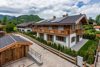 Toplage Malerwinkel: Naturnahe und luxuriöse Wohnung in ruhiger Lage von Rottach-Egern