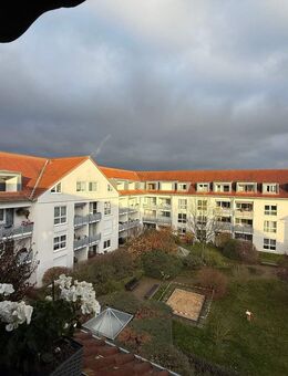 Wohnen in Seenähe! Großzügige, leerstehende 3 RWE mit zwei Balkonen! - Leipzig