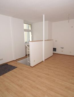 2-Zimmer-Wohnung im Hinterhaus mit viel zusätzlichem Platz im Untergeschoß - Magdeburg