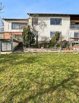 Wohnhaus in attraktiver Lage mit schönem Ausblick, Garten und Garage in Solnhofen - Solnhofen