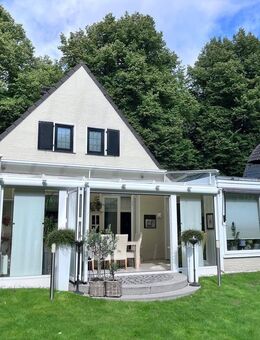 Sehr gepflegtes und gemütliches Einfamilienhaus mit wunderschönem Garten in Bad Schwartau - Bad Schwartau